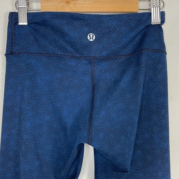 Lululemon Leggings Womens Size 2 Blue Patterned Wonder Under - Picture 4 of 9